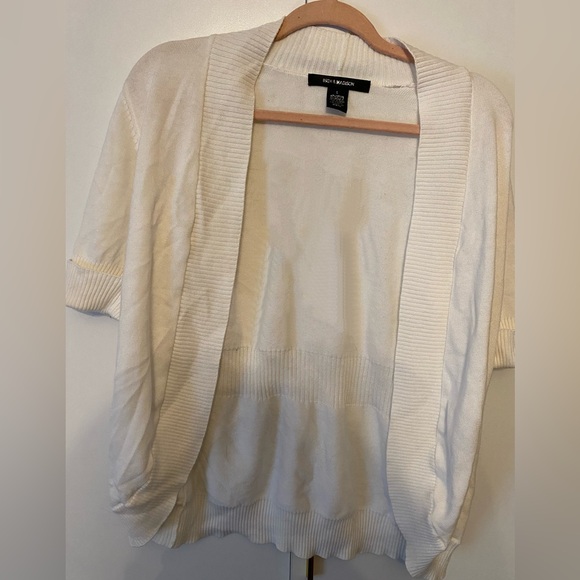 White Shrug - Picture 2 of 5